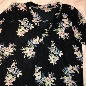 Size L patterned polyester shirt